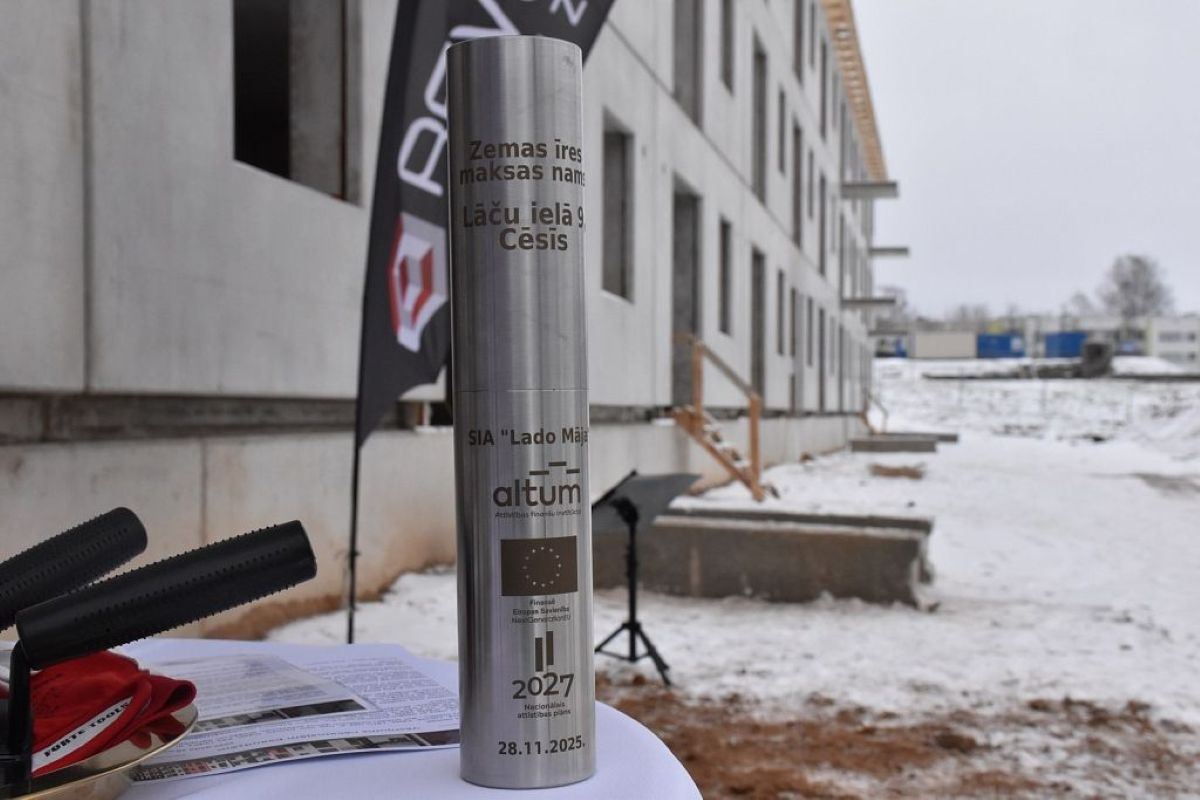 Cēsīs iemūrēta laika kapsula topošajai zemas īres maksas mājai Lāču ielā 9