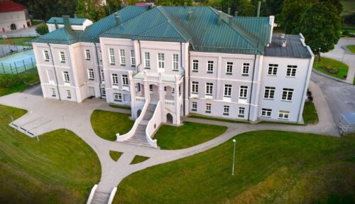 Sākta apjomīga Priekules vidusskolas ēkas pārbūve