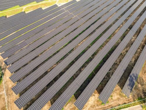 “Merito Partners” saules parkus papildinās ar bateriju enerģijas uzkrāšanas sistēmu