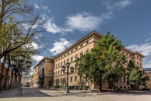 VNĪ izsludina iepirkumu Saeimas nama atjaunošanas tehniskā projekta izstrādei