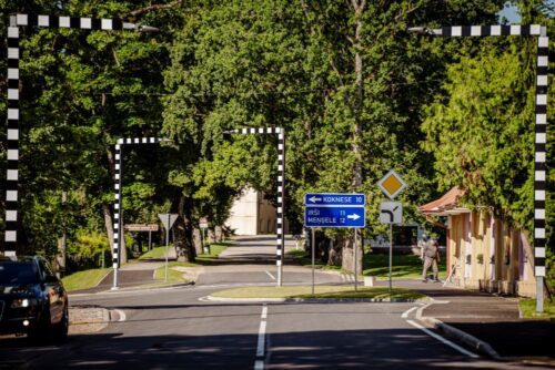 Atklāts pārbūvētais reģionālā autoceļa posms no Kokneses līdz Vecbebriem