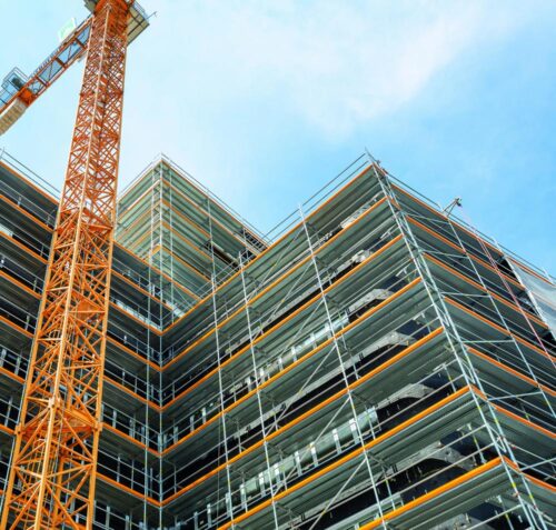 PERI – jūsu uzticamais partneris fasāžu un mūra darbu sastatņu risinājumos