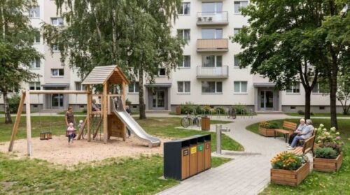 Saldū diskutē par apkārtējo vidi pilsētā un daudzdzīvokļu ēku pagalmiem