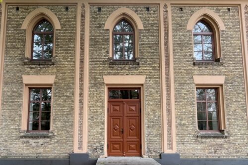 Noslēgušies Ventspils baptistu baznīcas trīs ārdurvju restaurācijas darbi